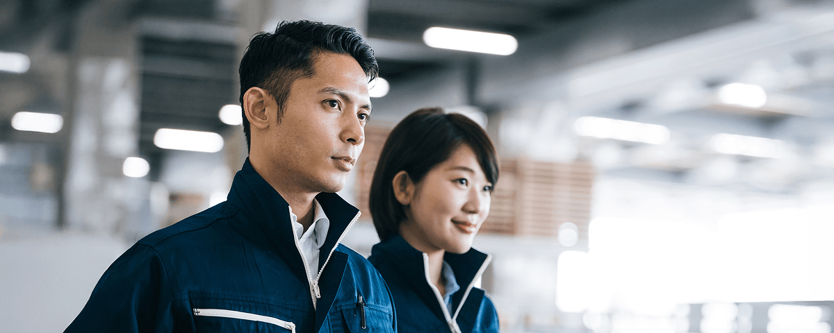 男女社員の写真
